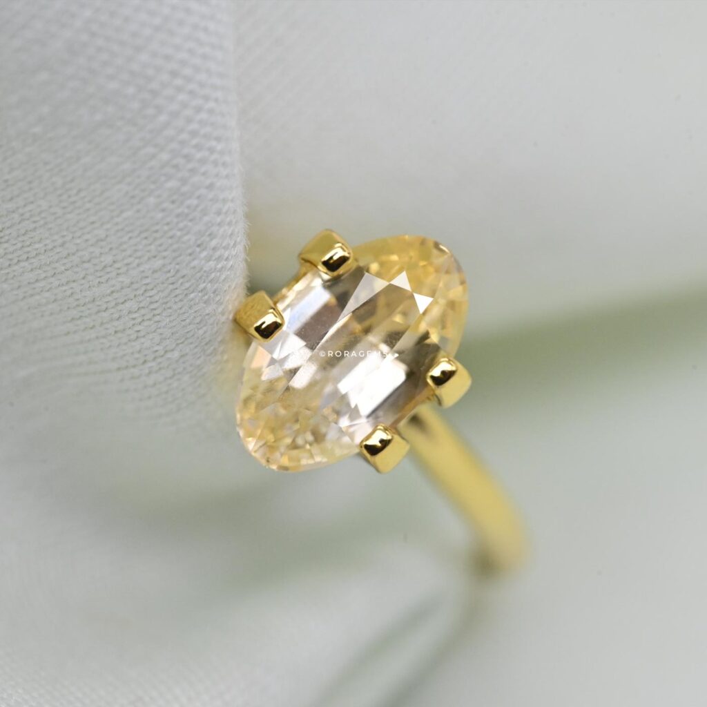 Natural untreated yellow sapphire gemstone from Sri Lanka above 1 carat, popular astrology stone for Guru (Jupiter) seekers in Colombo.