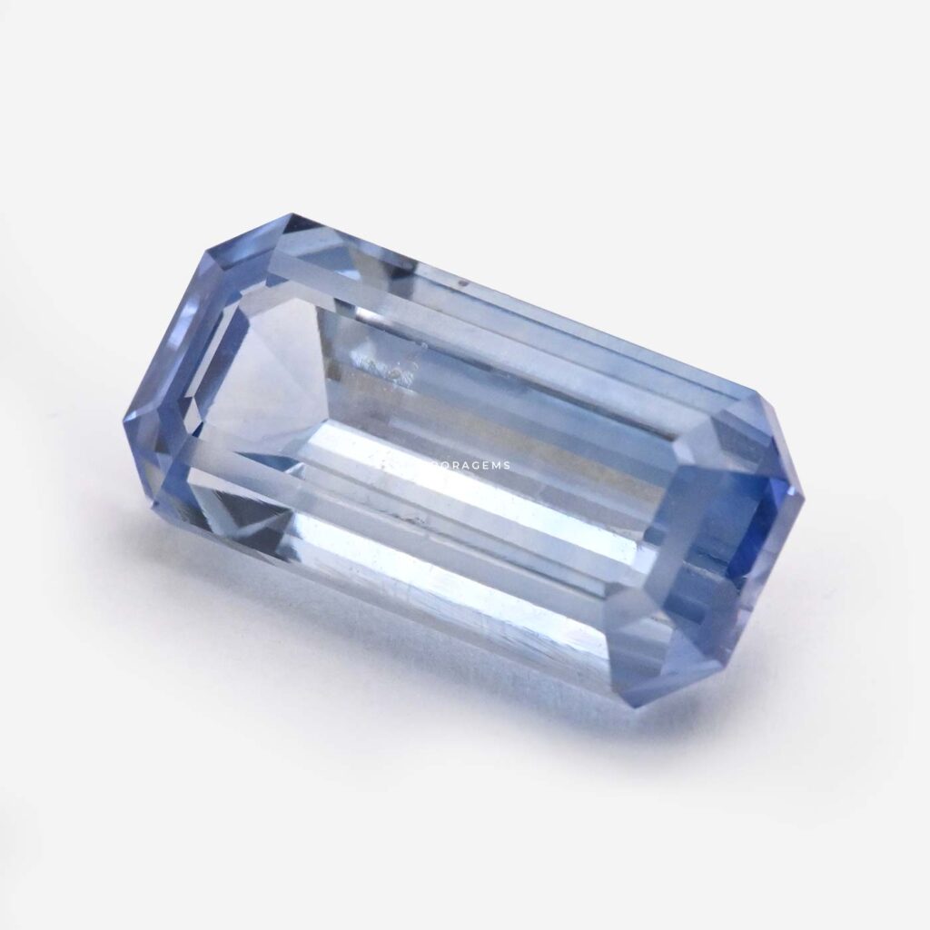 Natural blue sapphire 5 ct rectangular step cut gemstone with elongated rectangular cut, perfect for jewellery