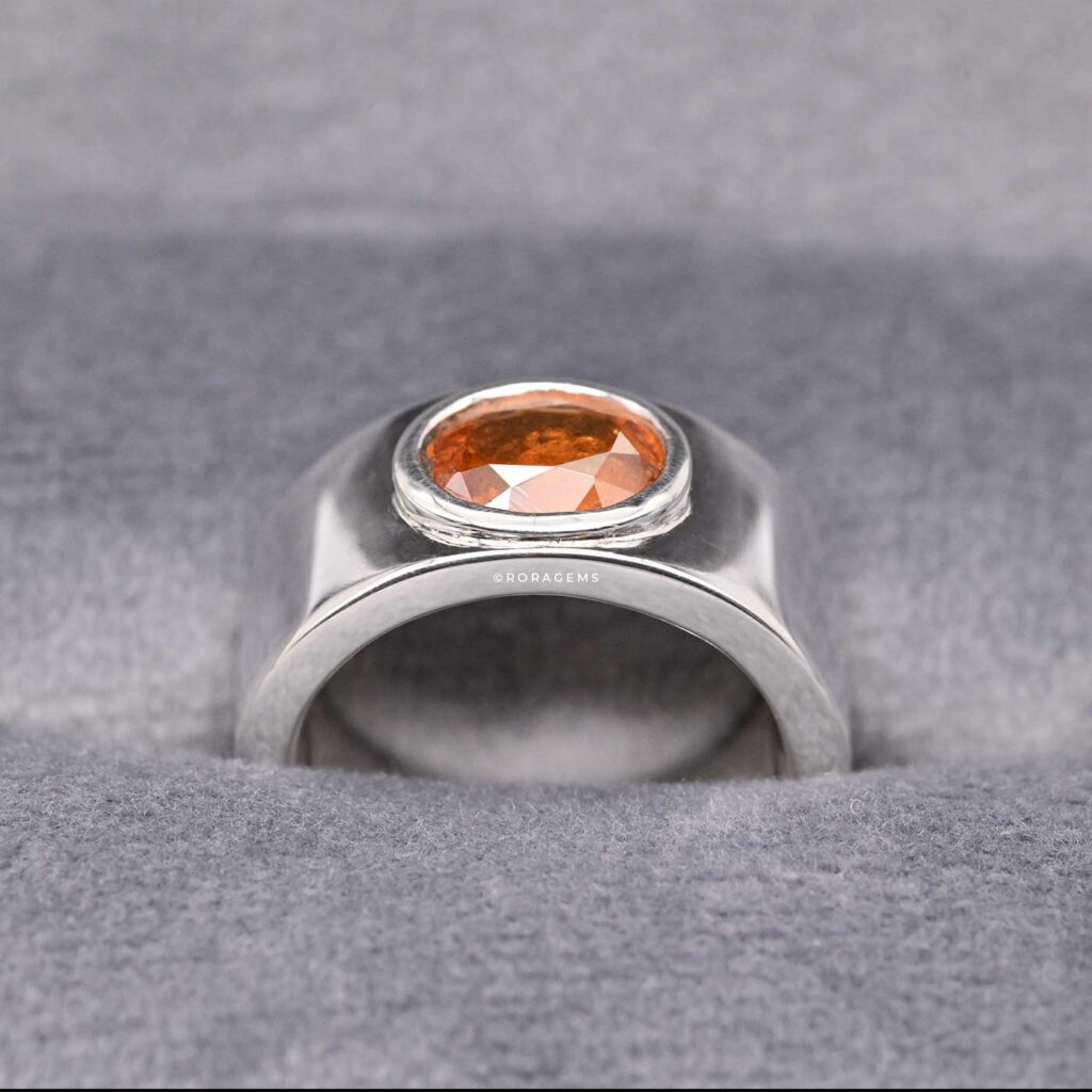 natural Ceylon Hessonite Garnet – ගෝමේද රත්නය used to create a custom men’s astrological silver ring (ජ්‍යොතිෂ රිදී මුදුව) in Colombo