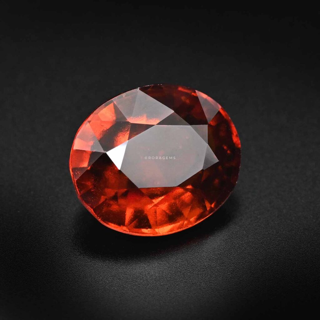 Buy natural hessonite garnet oval in Sri Lanka, premium cinnamon stone Pietra granato arancione ගෝමේද and rahu stone, available at a trusted garnet shop in Colombo Borella.