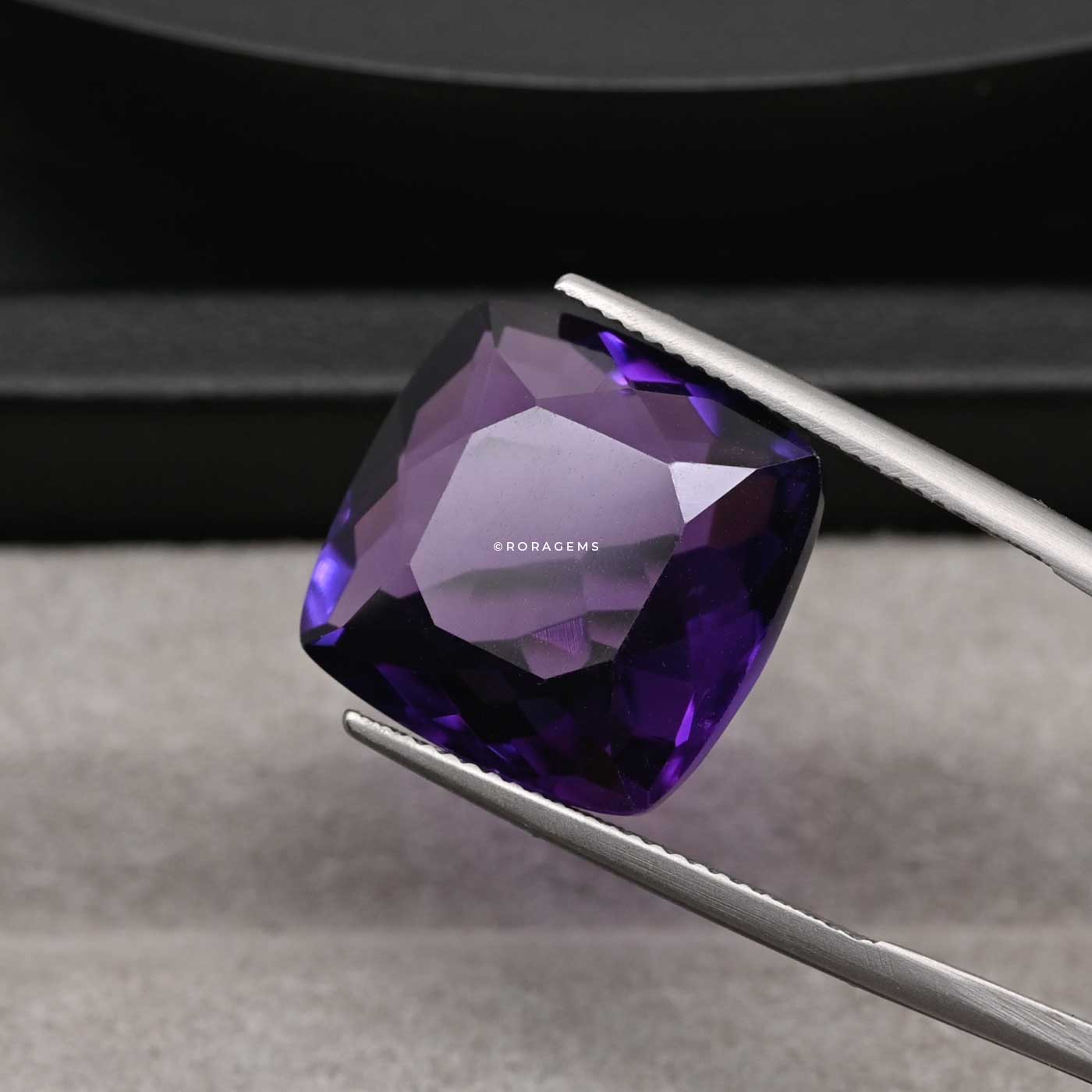 16 carat natural square cushion purple amethyst gemstone with deep violet color and brilliant transparency