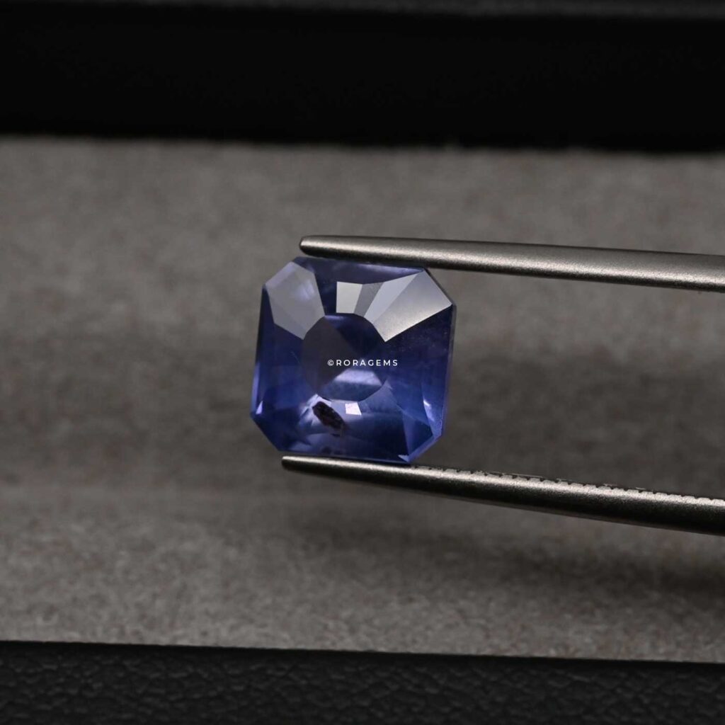 Ceylon sapphire gem for astrology and fine jewelry creation deliver world wide best price