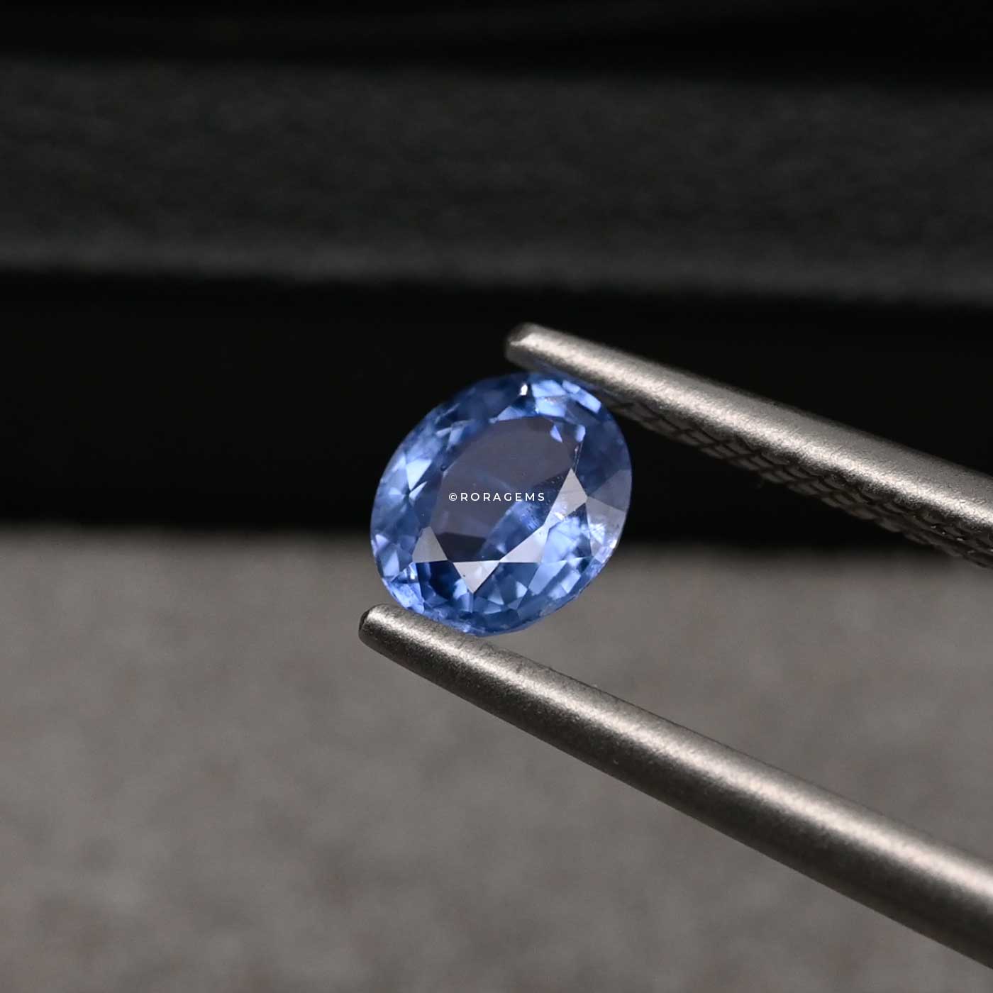 Real natural Blue Sapphire buy from borella colombo 7 Sri Lanka, oval-shaped gemstone, suitable for astrological wear, rings, pendants, and gemstone enthusiasts.