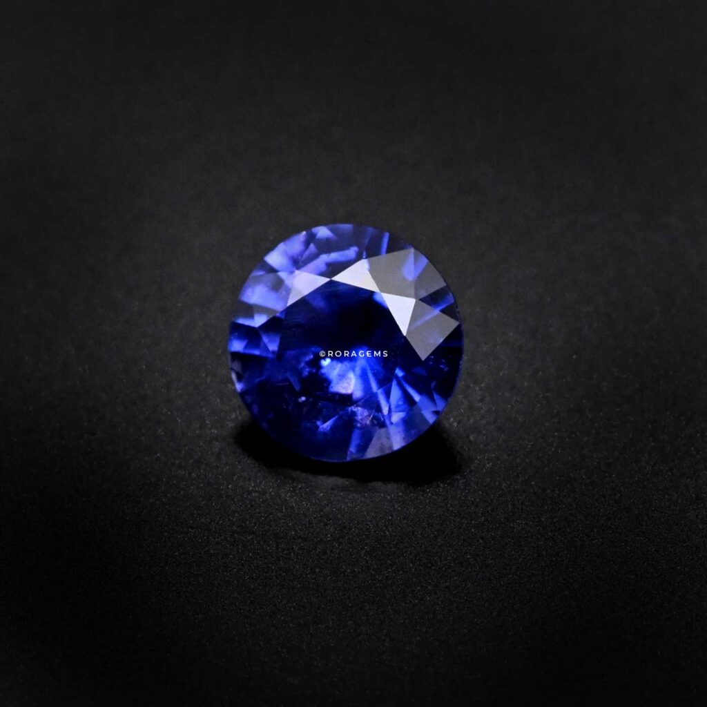Royal Blue Ceylon Sapphire displaying vivid blue color, natural Sri Lankan sapphire, Blauer Saphir and Saphir Bleu Royal by international gemstone buyers