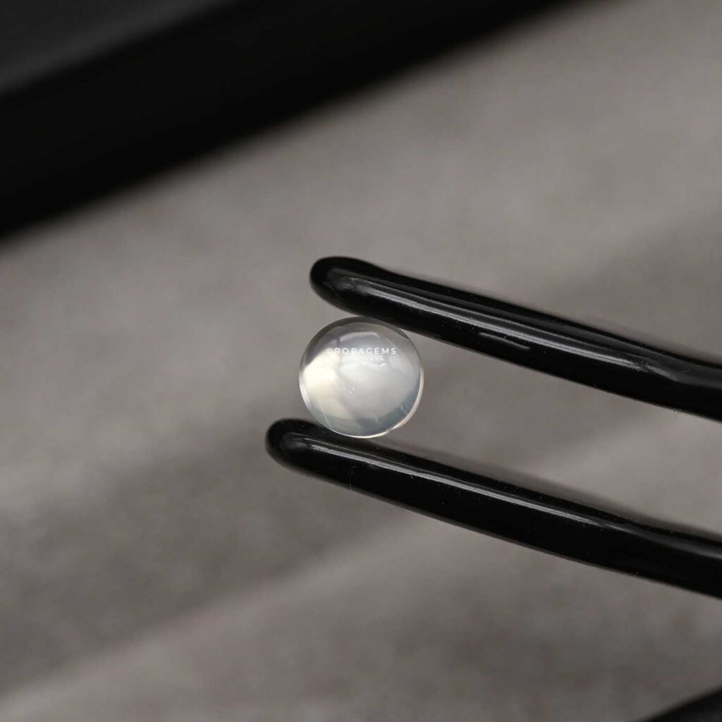 Natural round Moonstone, චන්ද්‍රකාන්ති පුනක්කන් , நிலாக்கல் (Nilakkal), and चंद्रकांत मणि (Chandrakant Mani). A traditional alternative to Pearl in Vedic astrology.