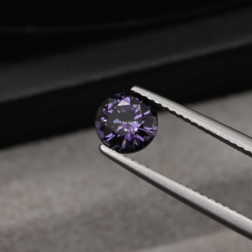 Vivid dark purple natural Ceylon spinel 1 carat round gemstone fioletowy spinel фиолетовая шпинель