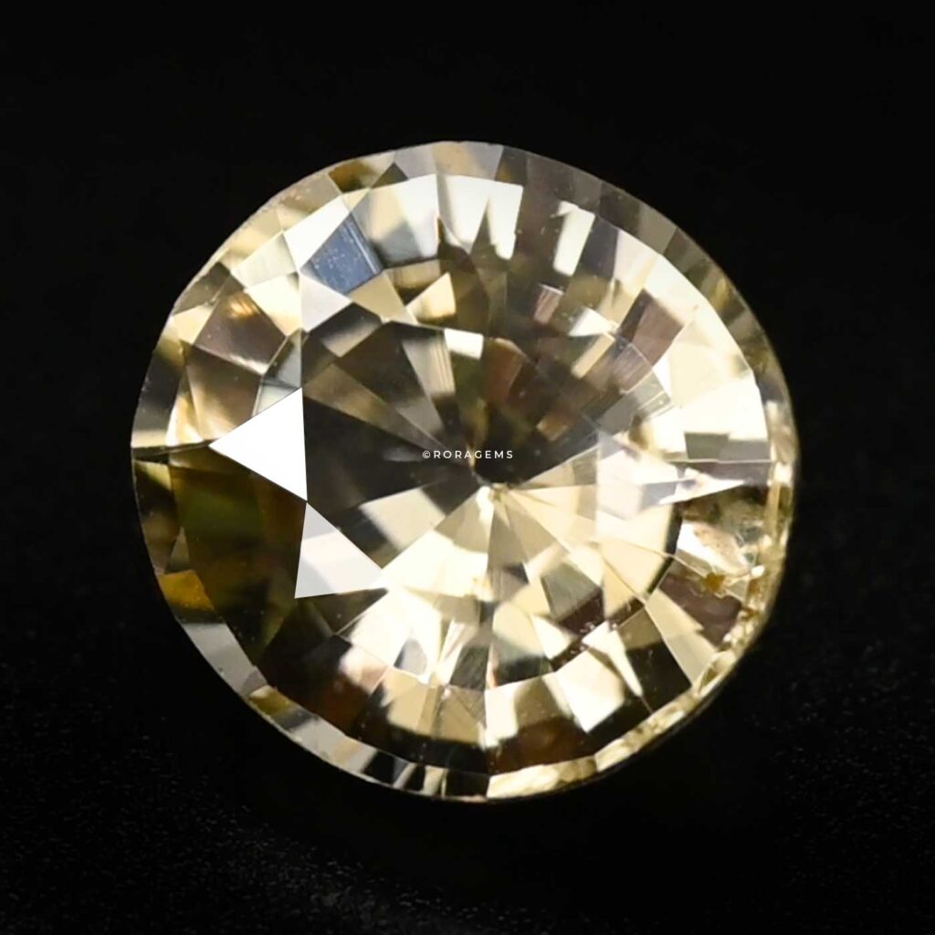 Oval-shaped natural yellow sapphire suitable for astrological jewellery पीला पुखराज Guru Ratna
