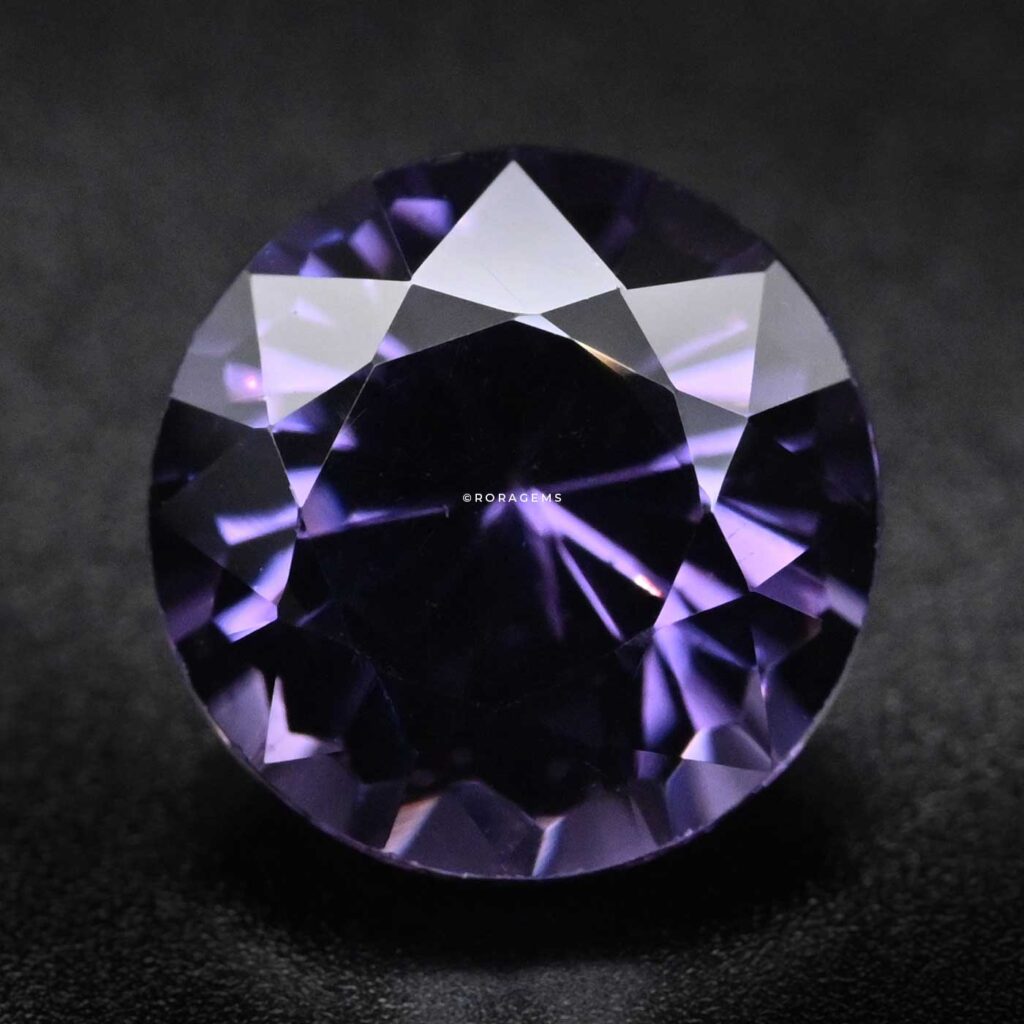 Natural purple spinel gemstone from Sri Lanka in round shape 紫スピネル 보라색 스피넬