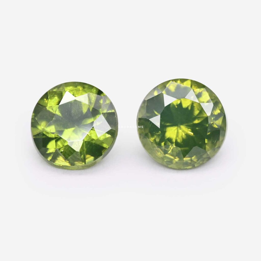 Natural green zircon matching set from Sri Lanka naturalny zielony cyrkon round shape with each gemstone below one carat natürlicher grüner Zirkon