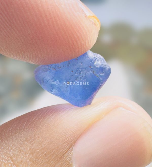 If you want to buy natural rough gemstones from Ceylon in Colombo area